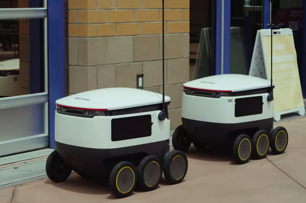 New Robot Delivers Are Rolling Along Now in Dallas