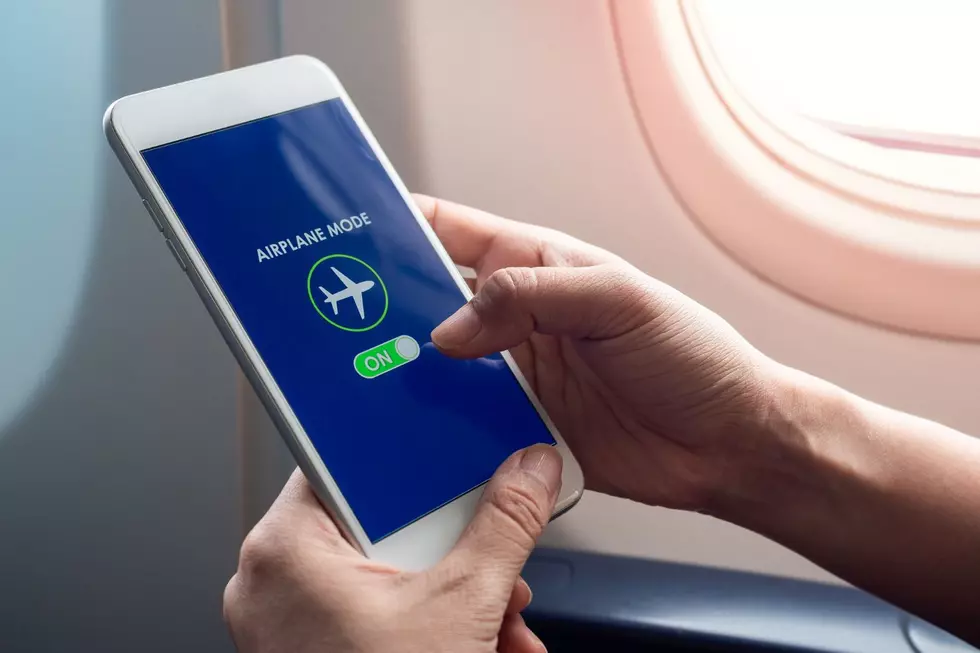 Texas Pilot Explains The Truth About Airplane Mode